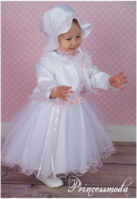 Rosanna-Taufkleid-mit-Hut-3-4