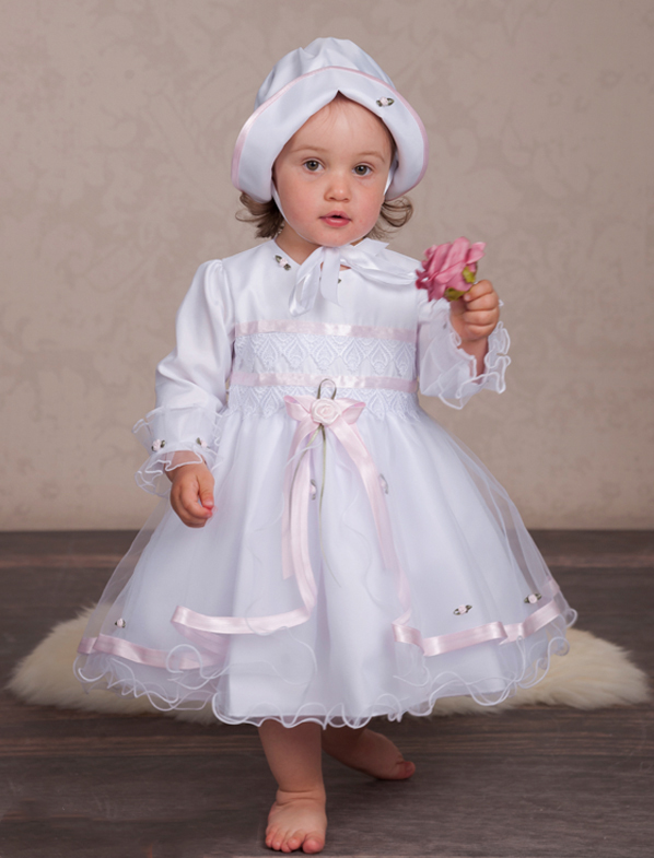 Abigail - Fantastisches Taufkleid mit Schleppe und Hut!