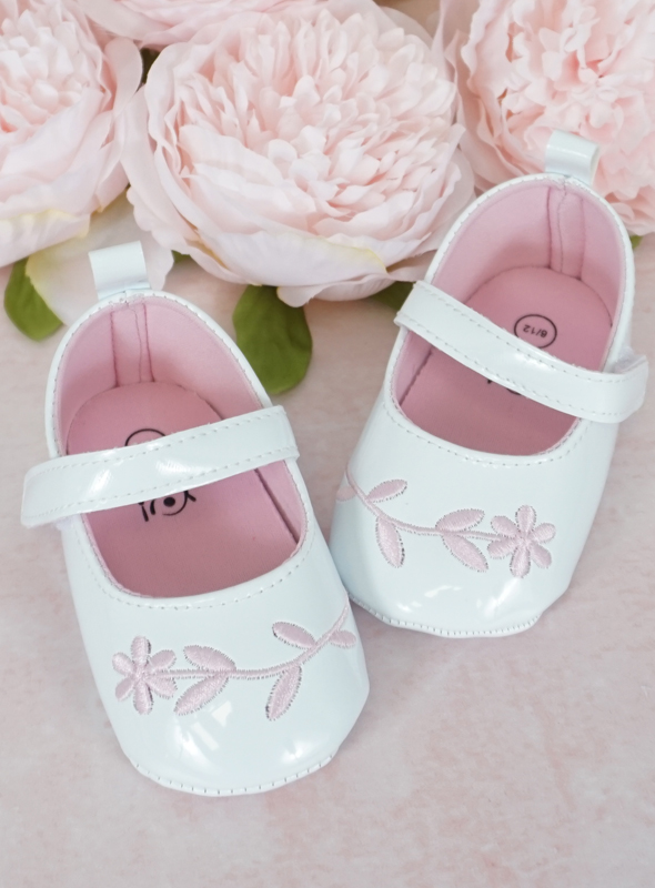 Wunderschöne Mädchen Ballerina - Lackschuhe