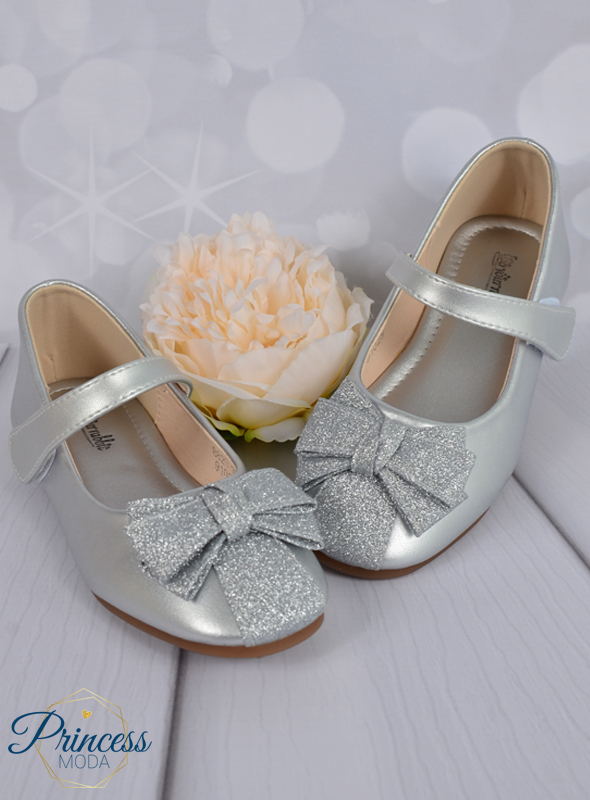 Elegante Ballerina in Silber