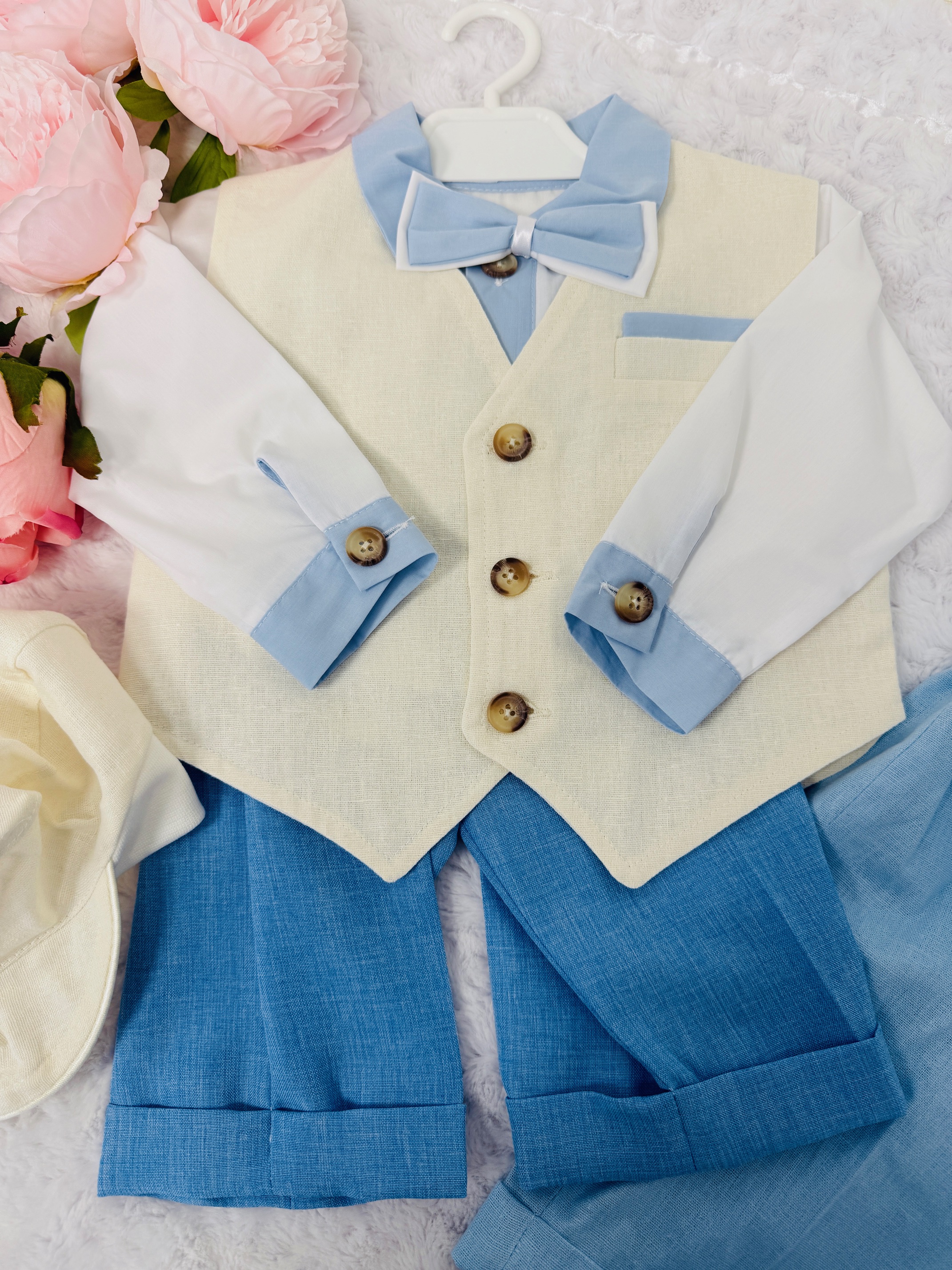 Sommerlicher Babyanzug Gr. 80 Creme/Blau