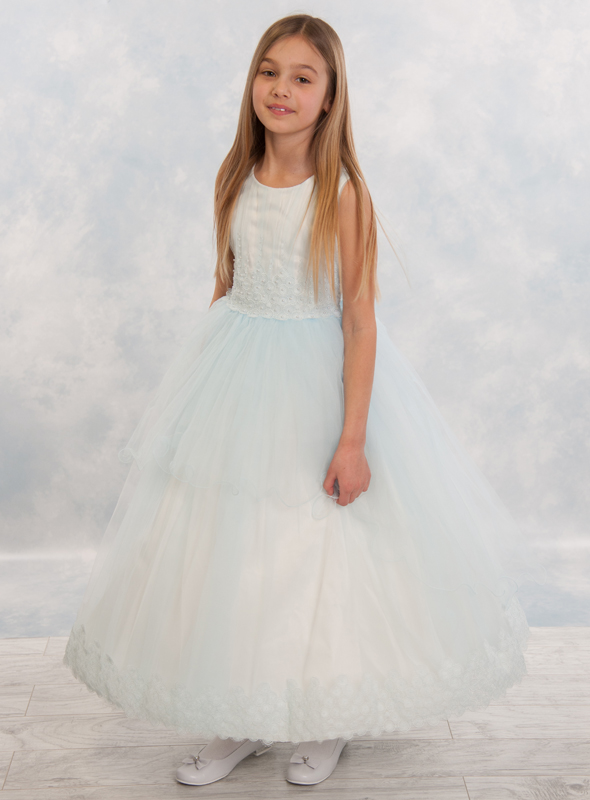 Babyblaues Festkleid