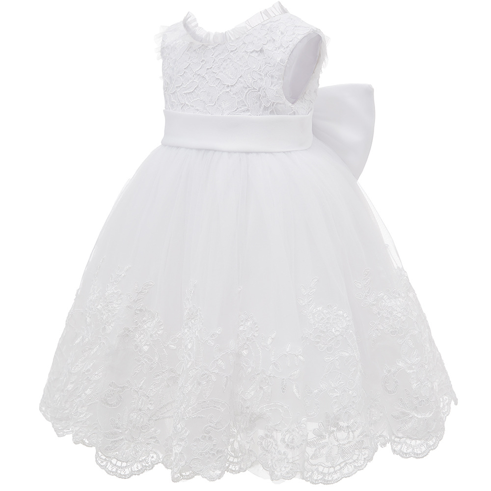 Traumkleid in Schneeweiß Gr. 116/112